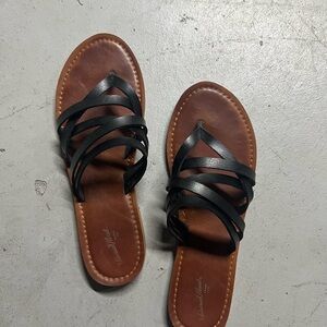 Universal Thread Black and Brown Crisscross Sandals